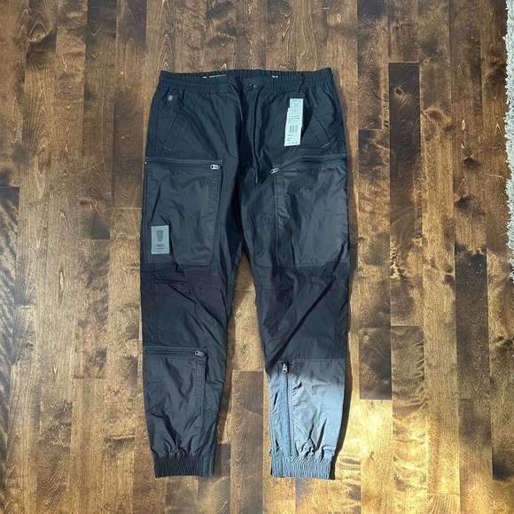 Great pants to wear to workout in or go out in or for simply lounge home in! - Picture 2 of 6